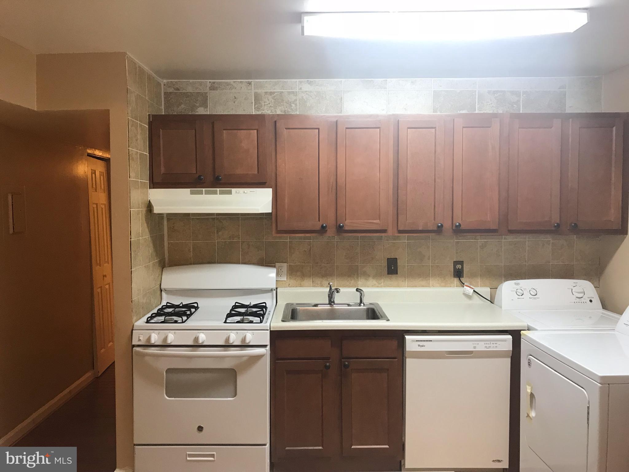 8489 Greenbelt Road, Unit T1 Greenbelt, MD 20770 - Photo 8 of 20 Kitchen