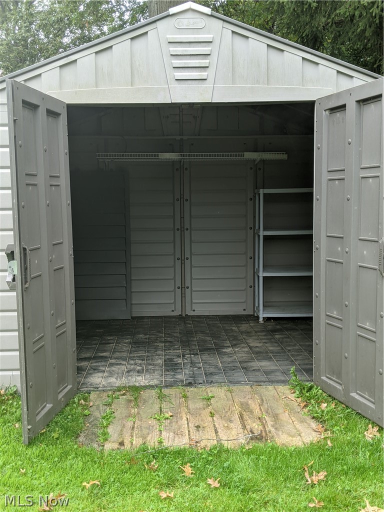 3241 Dickenson Road Ashtabula, OH 44004 - Photo 11 of 19 Gallery Image 11