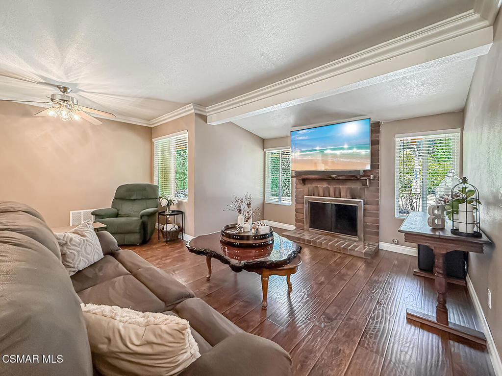 1351 Rambling Road Simi Valley, CA 93065 - Photo 16 of 70