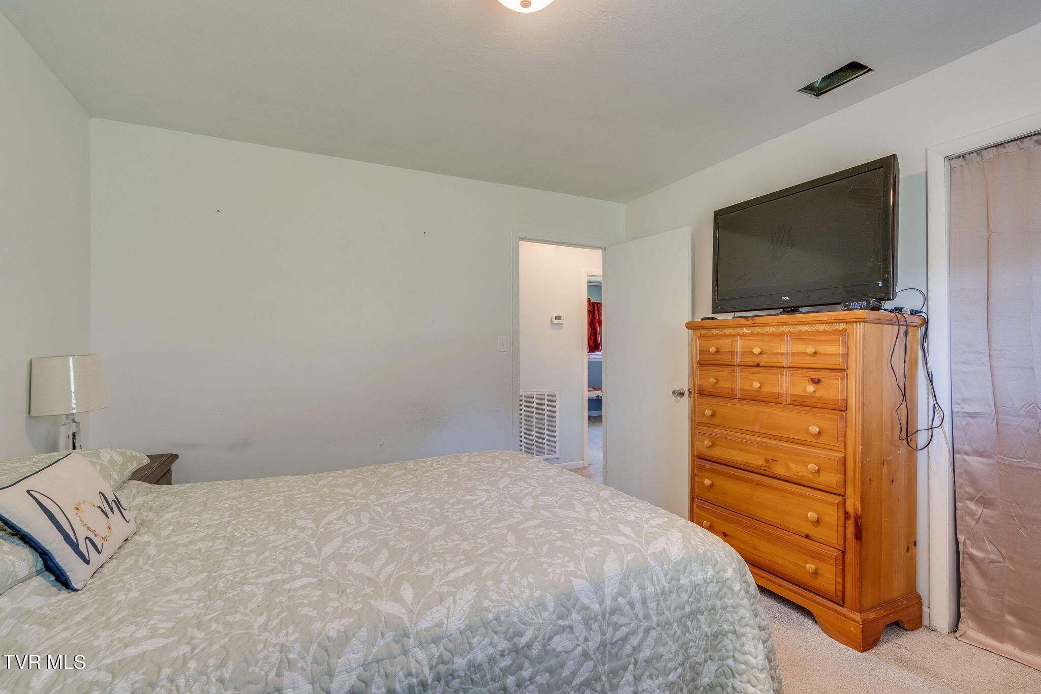 2251 Siam Road Elizabethton, TN 37643 - Photo 22 of 36 021