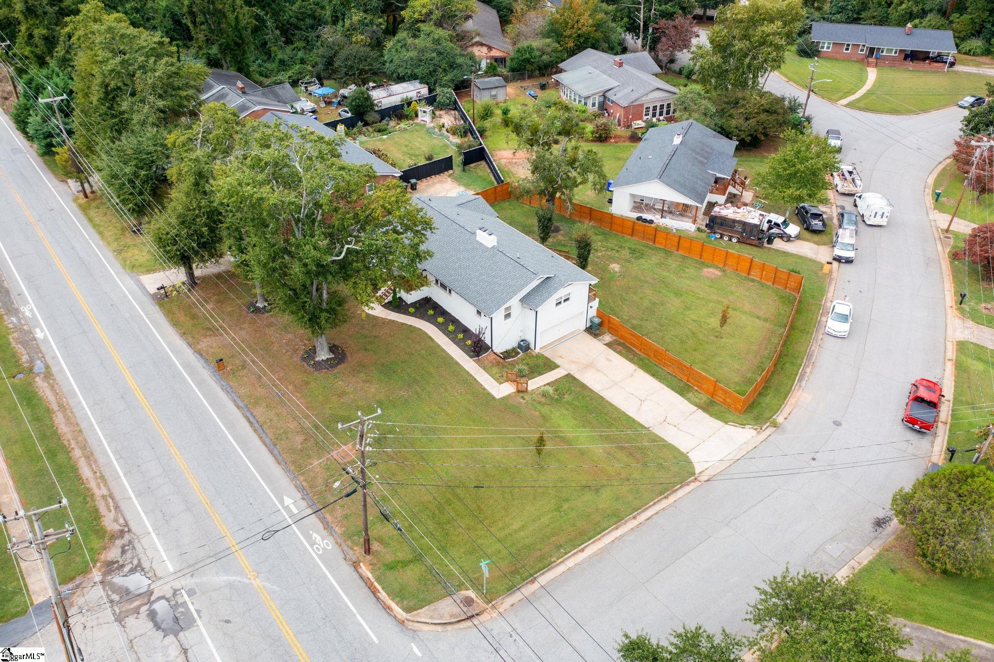 204 Greenacre Road Greenville, SC 29607 - Photo 36 of 45