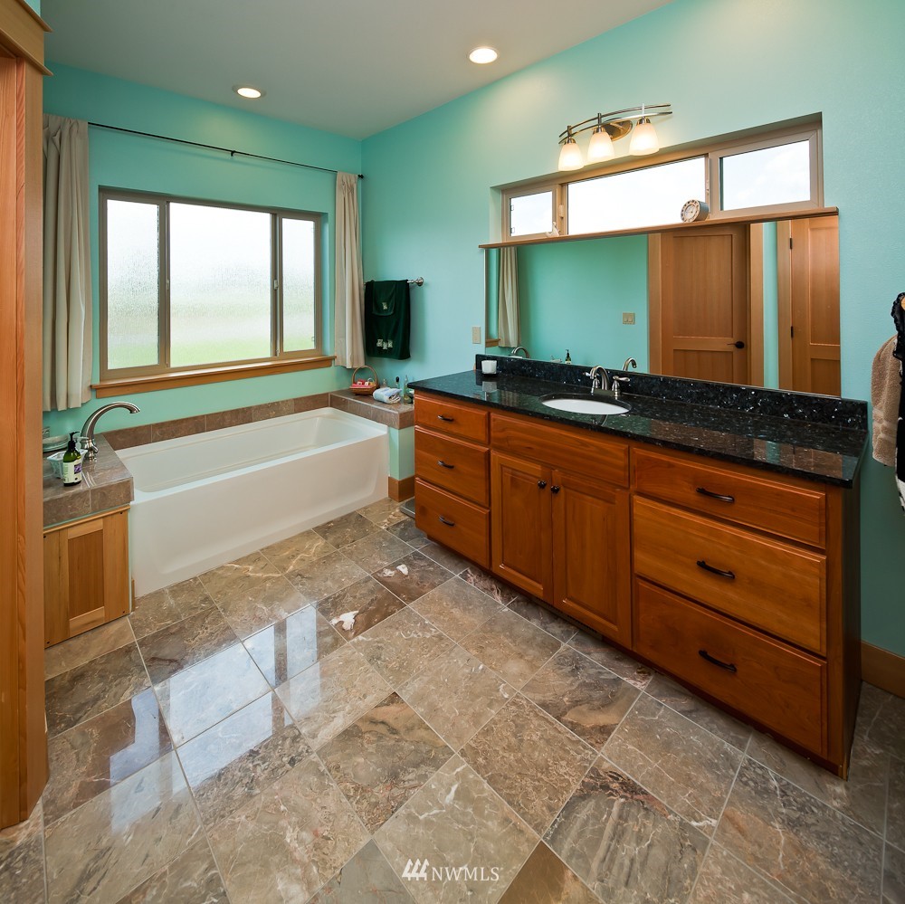 6809 Baker Ridge Drive Lynden, WA 98264 - Photo 7 of 15 Gallery Image 7