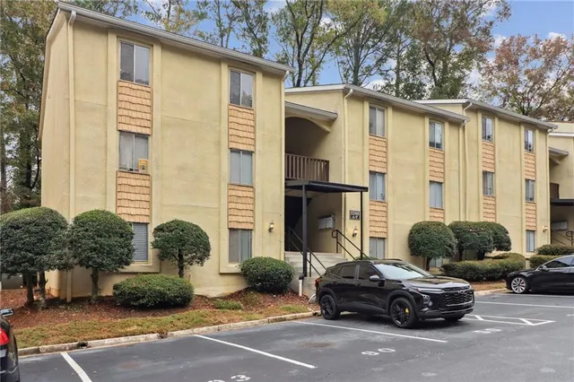 $1,400 | 2398 Lawrenceville Highway, Unit E, Decatur, GA 30033