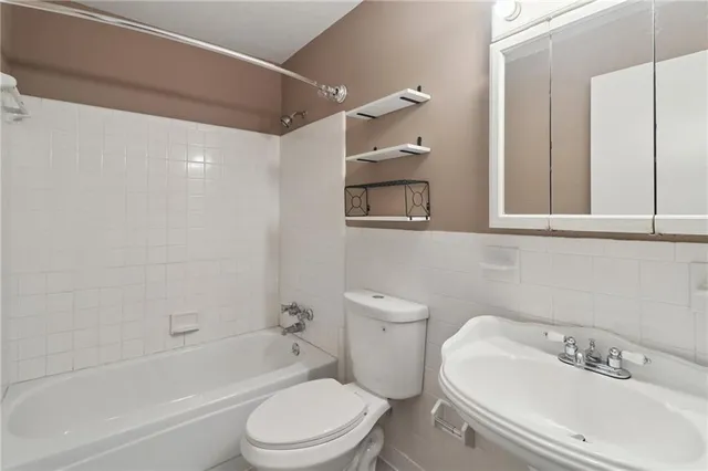 $1,400 | 2398 Lawrenceville Highway, Unit E, Decatur, GA 30033