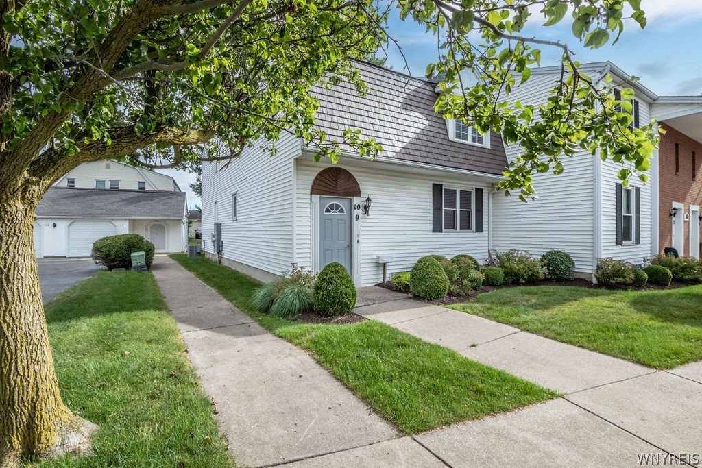 4755 Chestnut Ridge Road, Unit 9 Amherst, NY 14228 - Photo 4 of 46 Short walk to your garage and trash drop off.