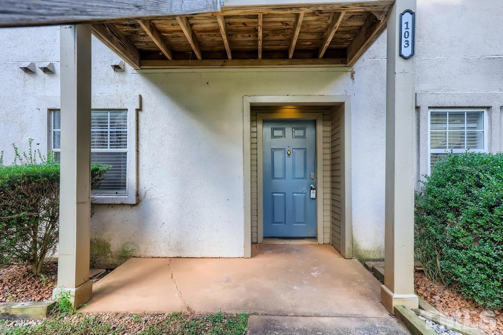 2518 Avent Ferry Road, Unit 103 Raleigh, NC 27606 - Photo 4 of 28 a view of entryway