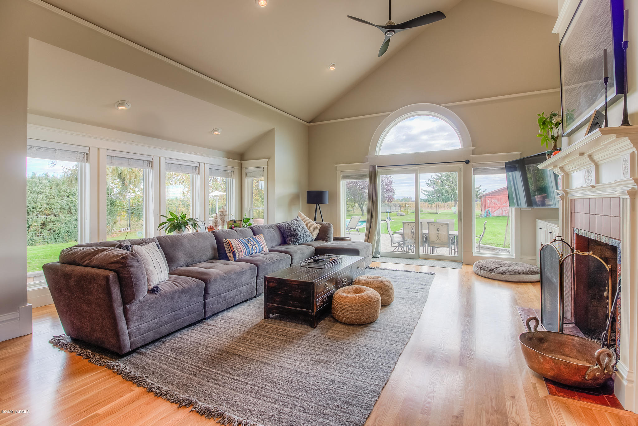 791 Becker Road Toppenish, WA 98948 - Photo 18 of 78 Family Room from Entrance