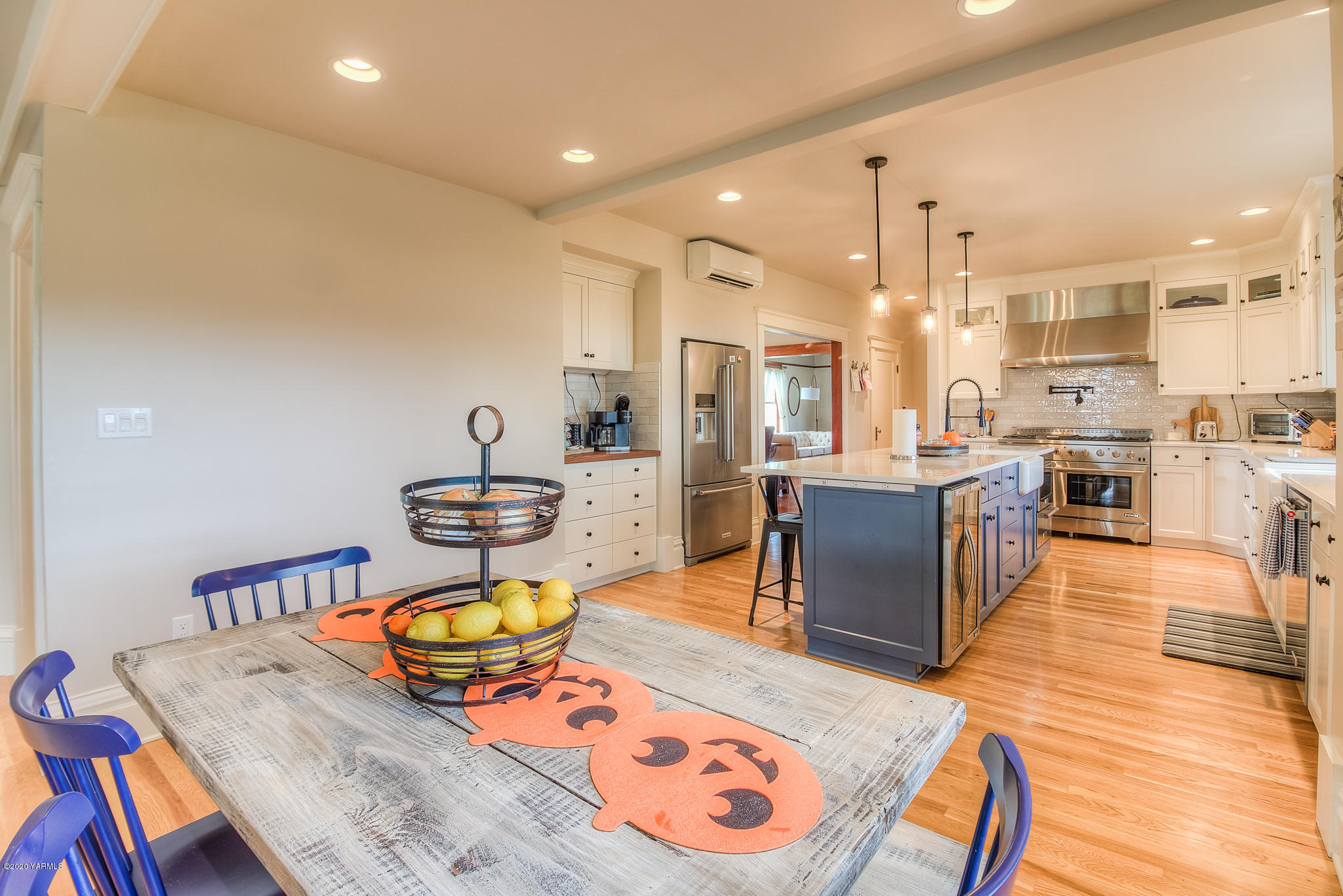 791 Becker Road Toppenish, WA 98948 - Photo 20 of 78 Dining to Kitchen