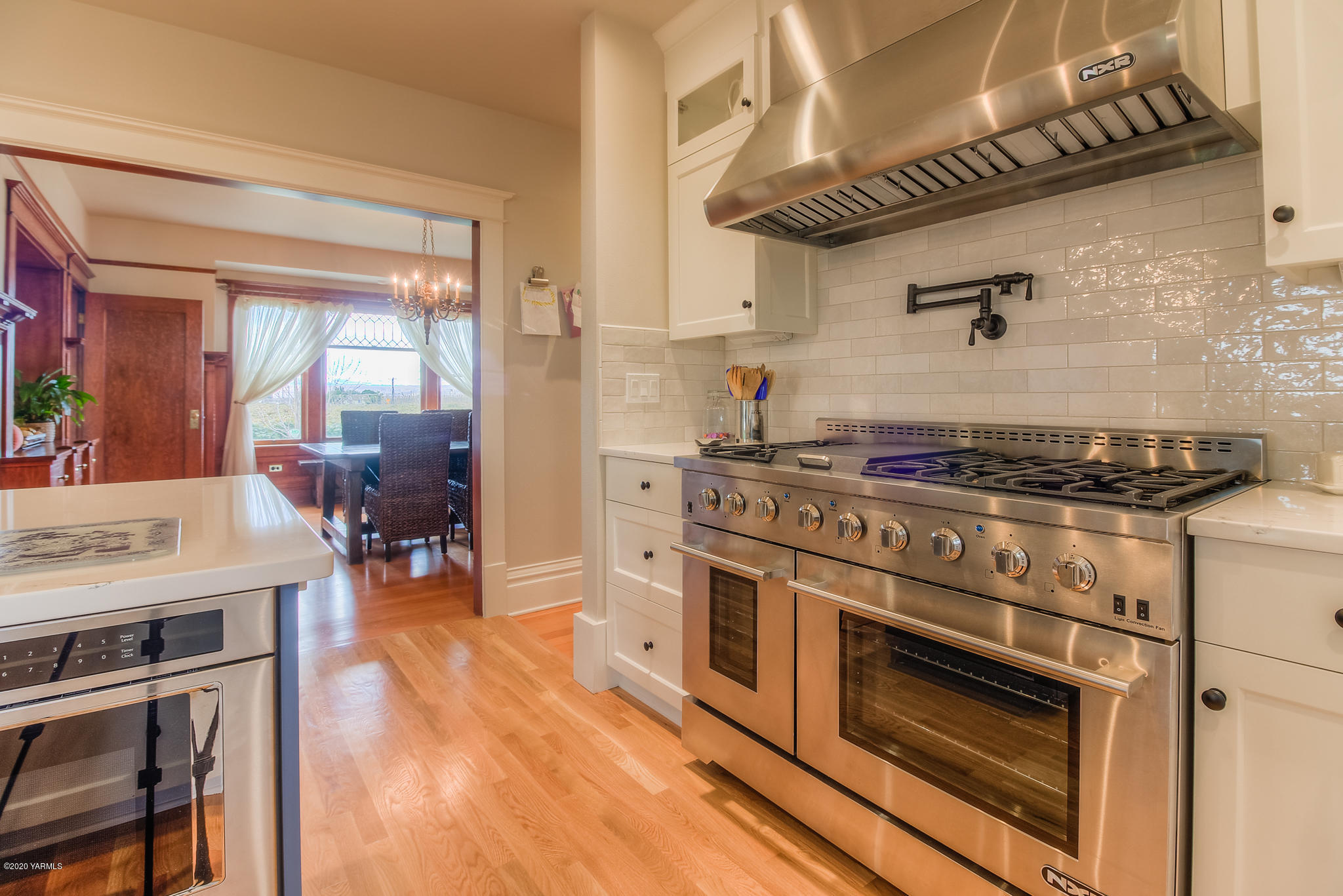 791 Becker Road Toppenish, WA 98948 - Photo 28 of 78 a kitchen with stainless steel appliances granite countertop a stove and a cabinets