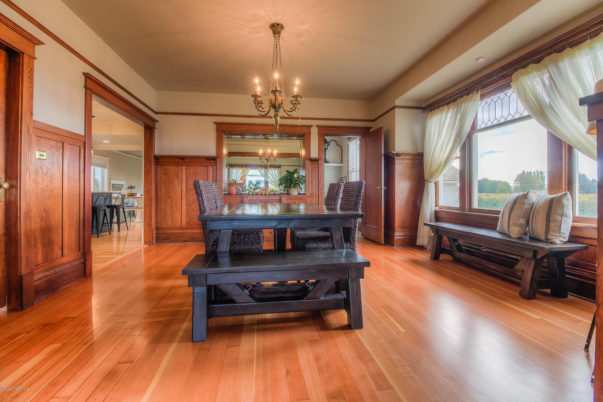 791 Becker Road Toppenish, WA 98948 - Photo 33 of 78 a living room with furniture and a wooden floor