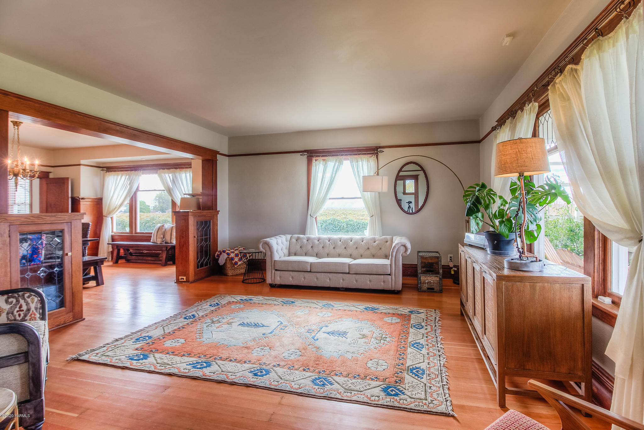 791 Becker Road Toppenish, WA 98948 - Photo 38 of 78 a living room with furniture and a large window