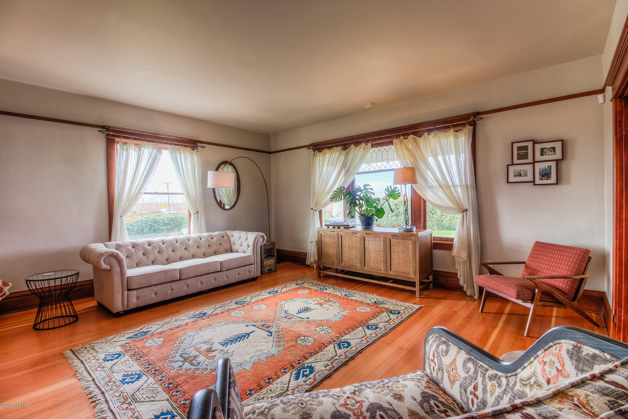 791 Becker Road Toppenish, WA 98948 - Photo 39 of 78 a living room with furniture and a large window