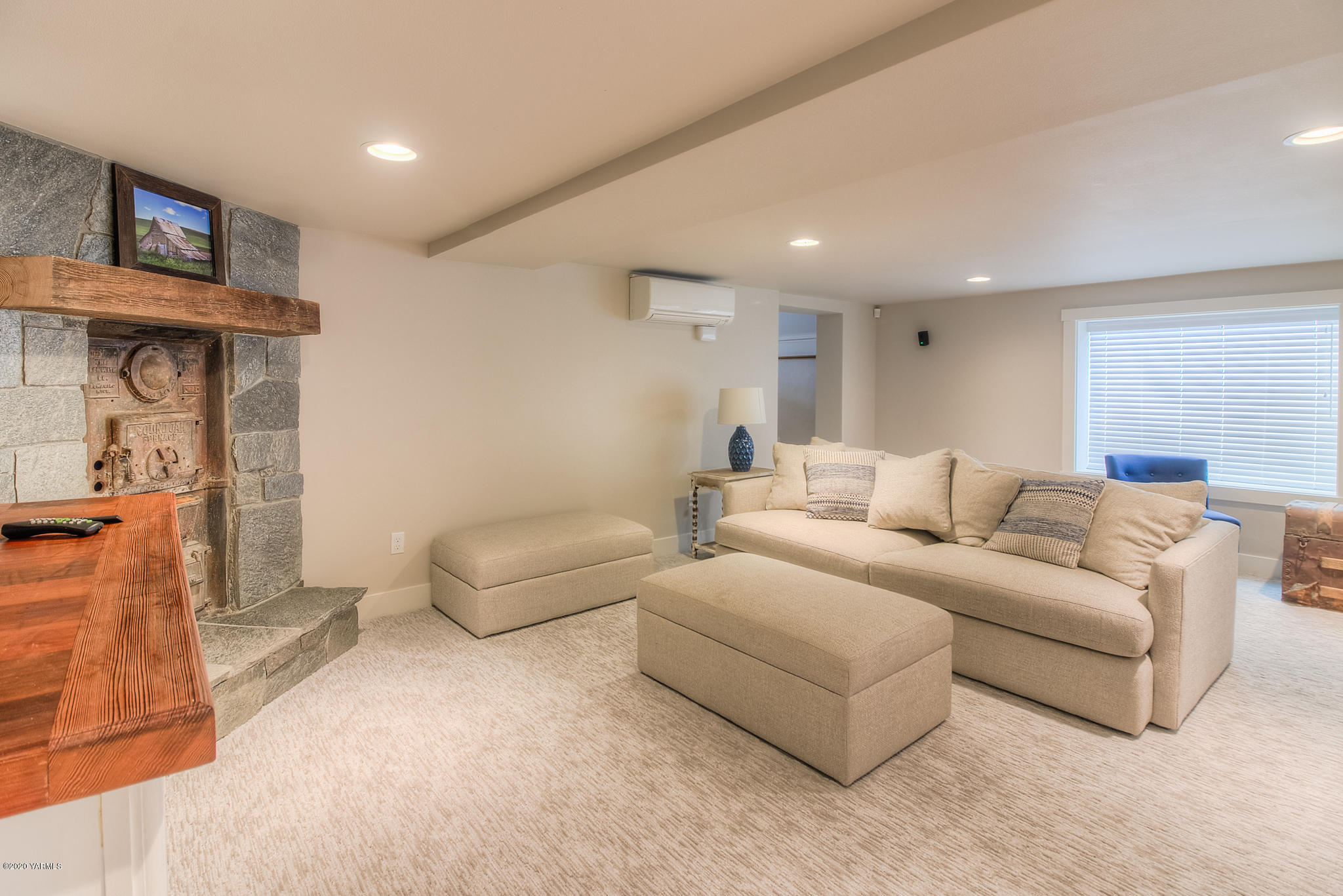 791 Becker Road Toppenish, WA 98948 - Photo 51 of 78 a living room with furniture and a wooden floor