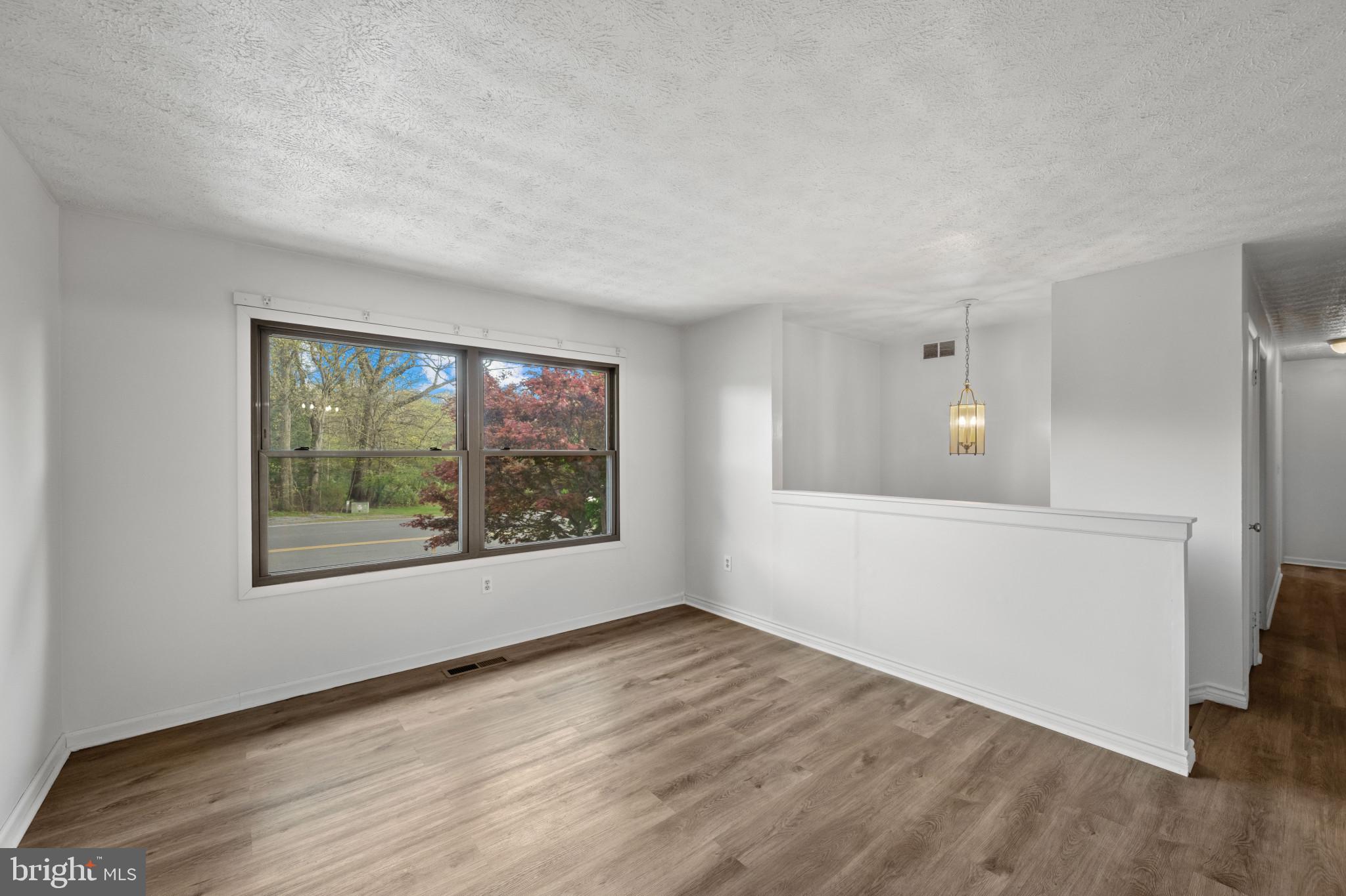 316 Sarhelm Road Harrisburg, PA 17112 - Photo 5 of 25