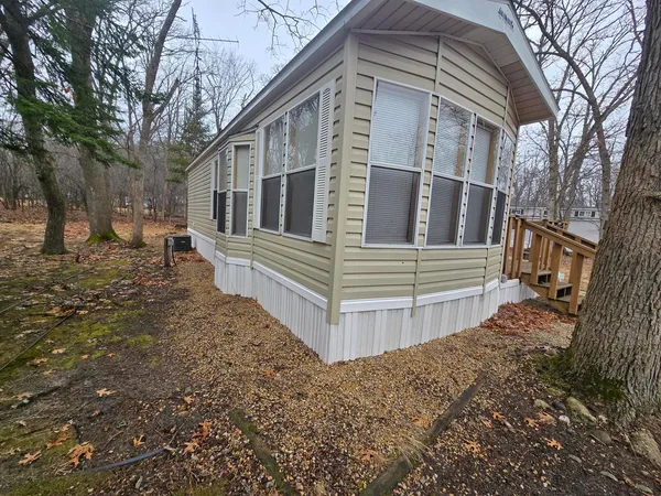 $75,000 | 17-20 & 21 Woodhaven, Sublette, IL 61367