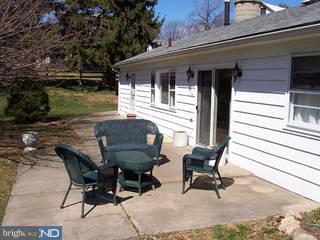 984 Hunters Turn Huntingdon Valley, PA 19006 - Photo 6 of 6 Gallery Image 6
