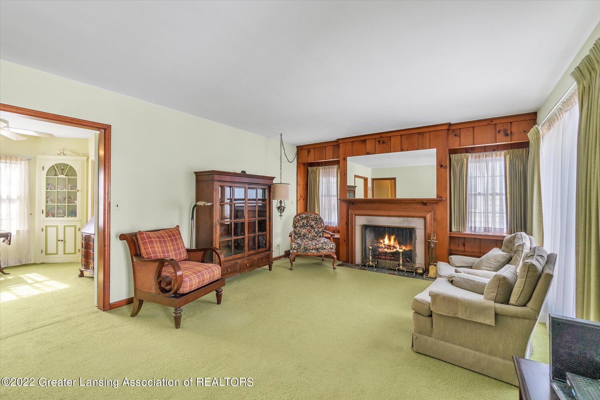 319 Kensington Road Lansing, MI 48910 - Photo 7 of 36 07-319-Kensington-RdWindowStill-Real-Est