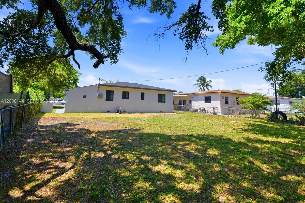 1480 Northeast 150th Street Miami, FL 33161 - Photo 27 of 30