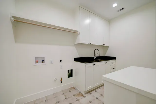 $1,900,000 | 1046 Gardenia Drive, Houston, TX 77018