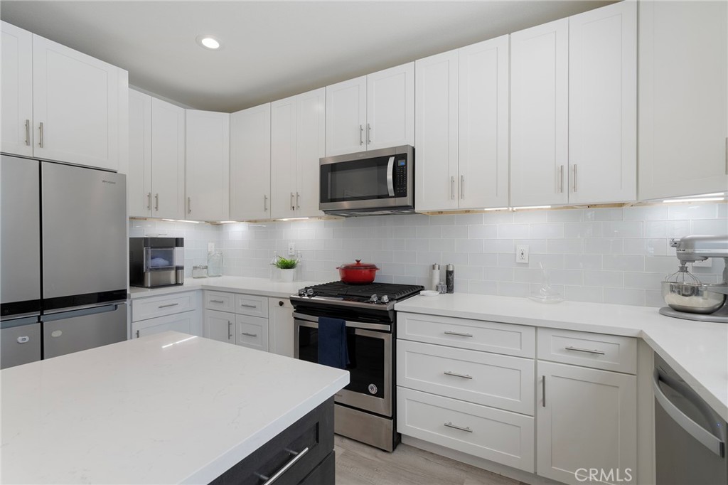 17889 Orangewood Lane Riverside, CA 92503 - Photo 12 of 43