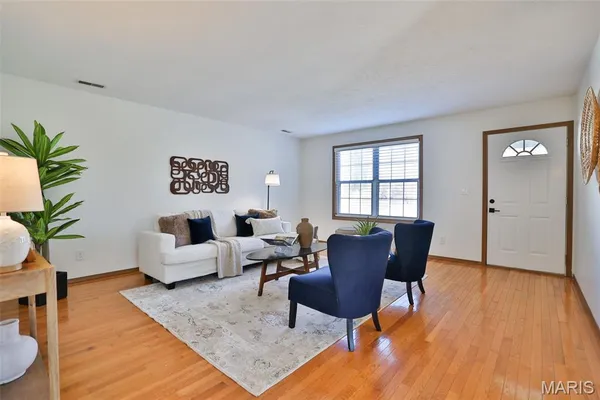 $230,000 | 516 Thomas Street, Edwardsville, IL 62025