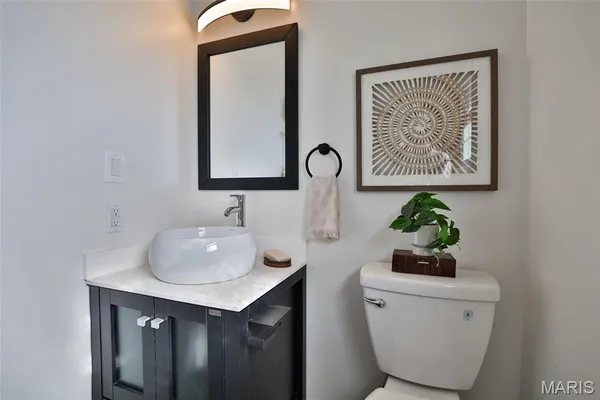 $230,000 | 516 Thomas Street, Edwardsville, IL 62025