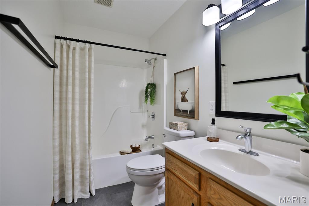 516 Thomas Street Edwardsville, IL 62025 - Photo 4 of 53