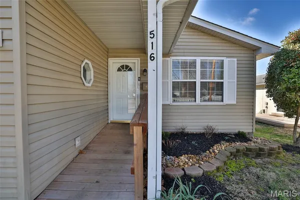 $230,000 | 516 Thomas Street, Edwardsville, IL 62025