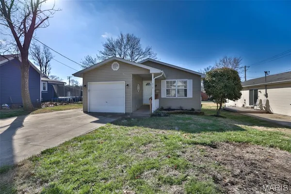 $230,000 | 516 Thomas Street, Edwardsville, IL 62025