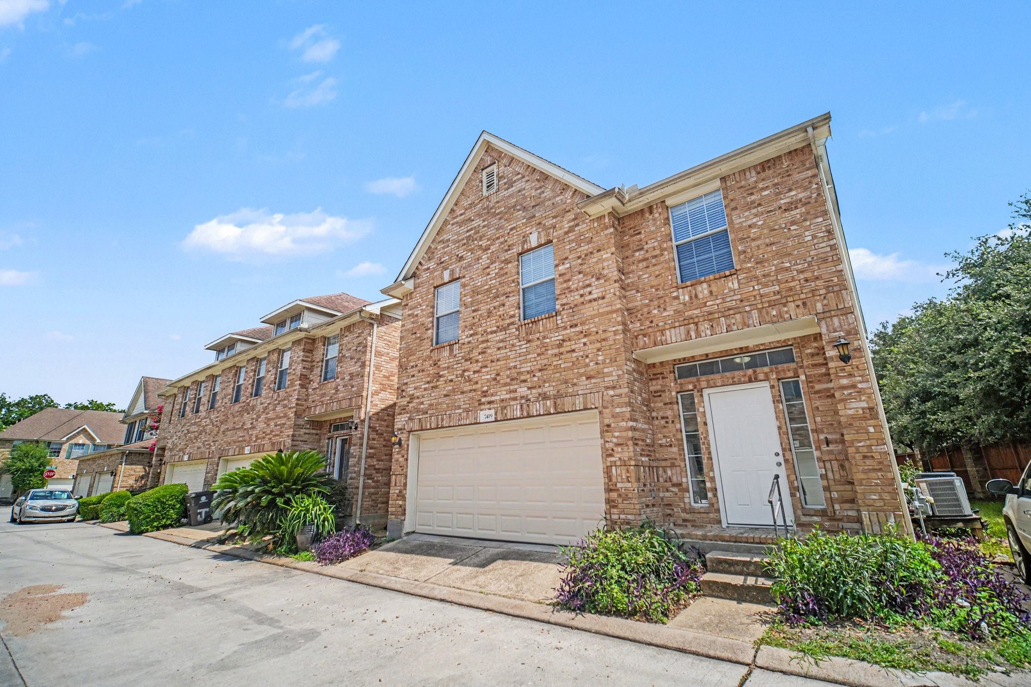 7419 Hollister Ridge Houston, TX 77040 - Photo 24 of 27 This end unit freestanding home is available for immediate move in.