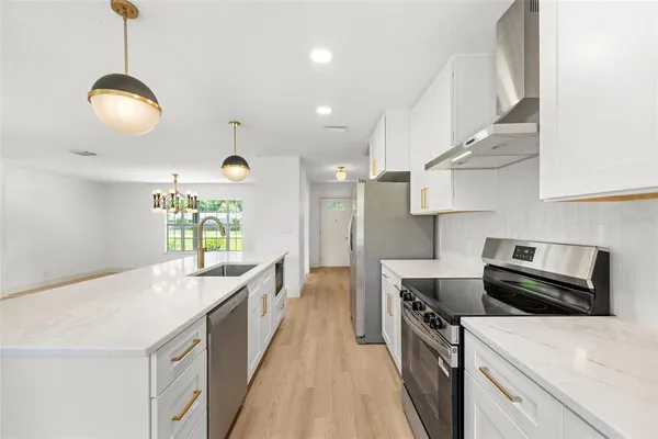 $449,000 | 903 Lanewood Drive, Seffner, FL 33584