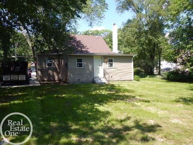 21086 Doepfer Road Warren, MI 48091 - Photo 21 of 23 31322596-20.JPG