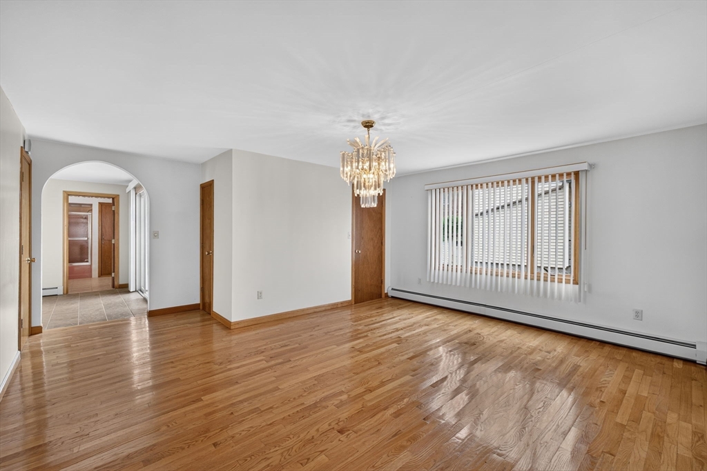 31 Oregon Street Fall River, MA 02720 - Photo 5 of 27