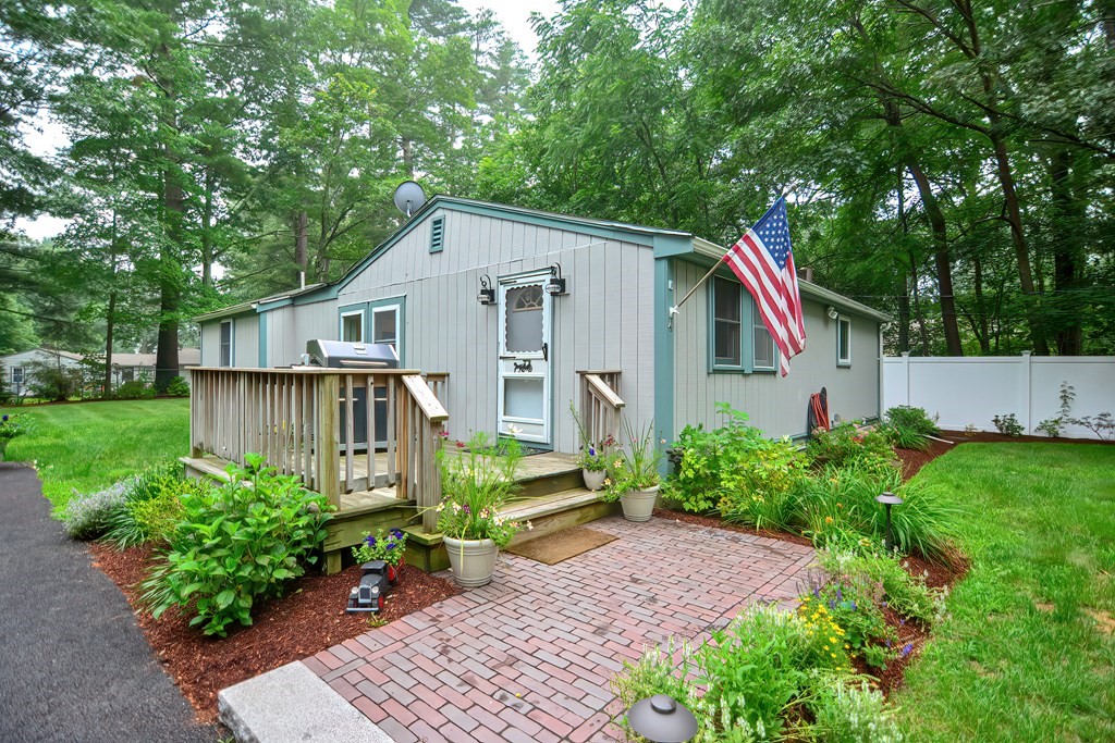 4-6 Walker Road Norfolk, MA 02056 - Photo 1 of 25 Gallery Image 1