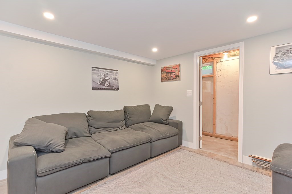 4-6 Walker Road Norfolk, MA 02056 - Photo 23 of 25 Gallery Image 23