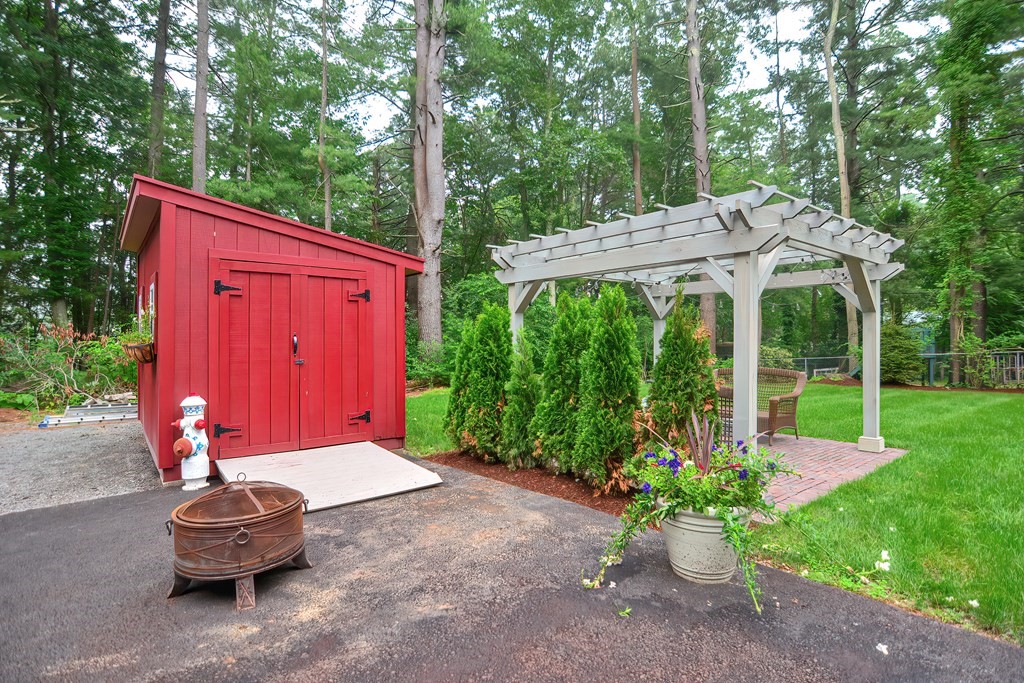 4-6 Walker Road Norfolk, MA 02056 - Photo 5 of 25 Gallery Image 5