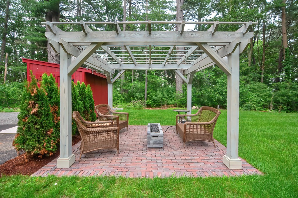 4-6 Walker Road Norfolk, MA 02056 - Photo 6 of 25 Gallery Image 6