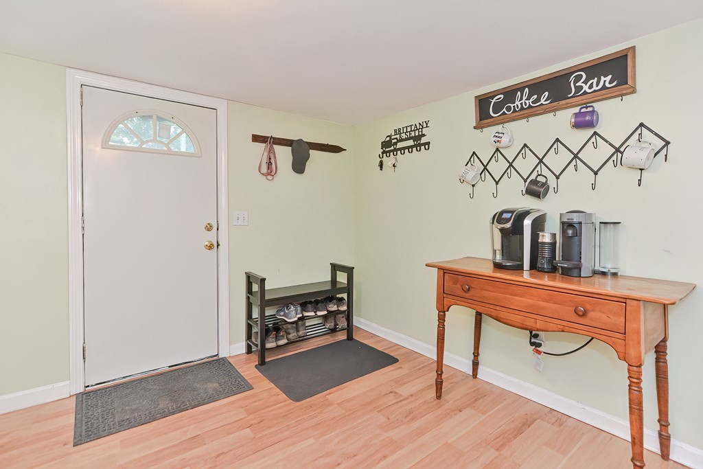 4-6 Walker Road Norfolk, MA 02056 - Photo 8 of 25 Gallery Image 8