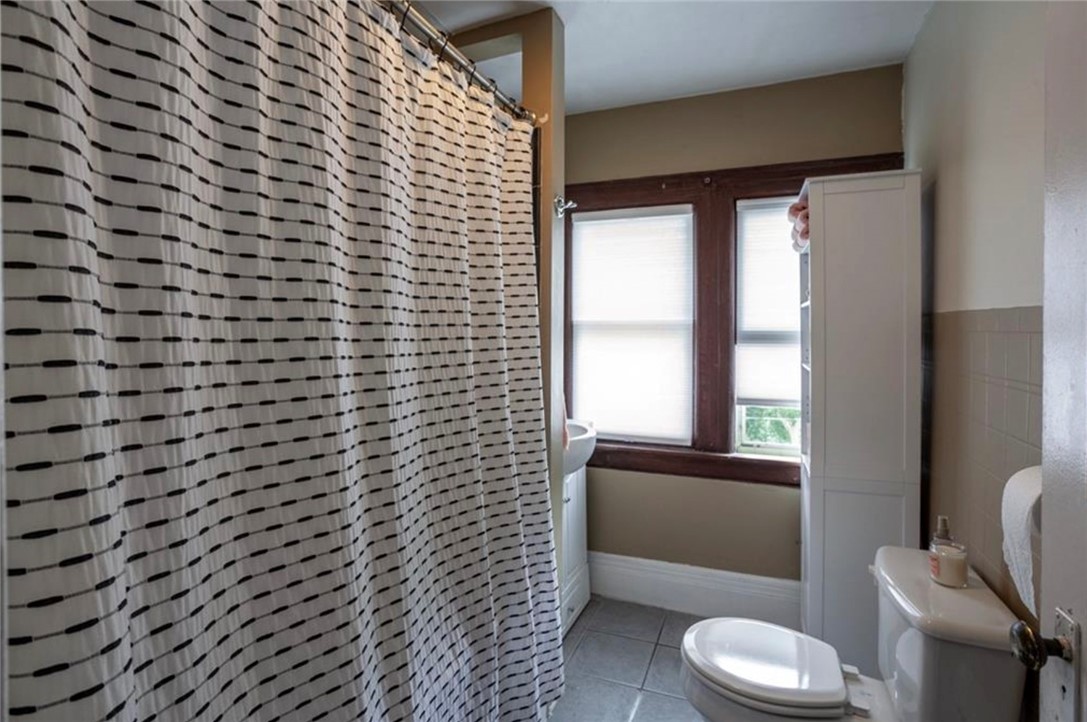 106 Brunswick Street, Unit 3 Rochester, NY 14607 - Photo 15 of 20 Full Bath