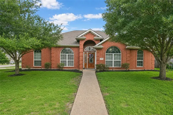 $339,900 | 2700 Hickory Court, Bryan, TX 77808