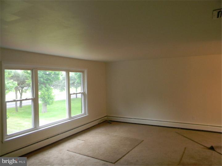 698 Mearns Road Warminster, PA 18974 - Photo 13 of 20 Living Room