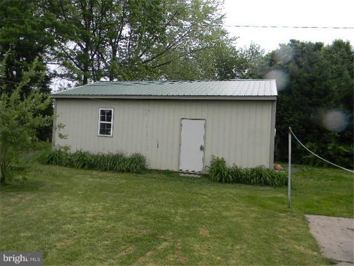 698 Mearns Road Warminster, PA 18974 - Photo 3 of 20 Garage