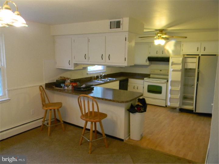 698 Mearns Road Warminster, PA 18974 - Photo 6 of 20 Kitchen