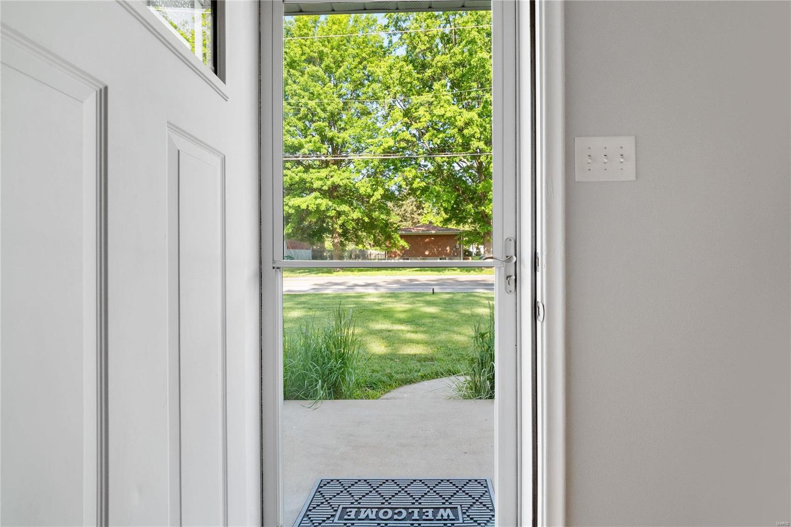649 Buckley Road St. Louis, MO 63125 - Photo 3 of 36