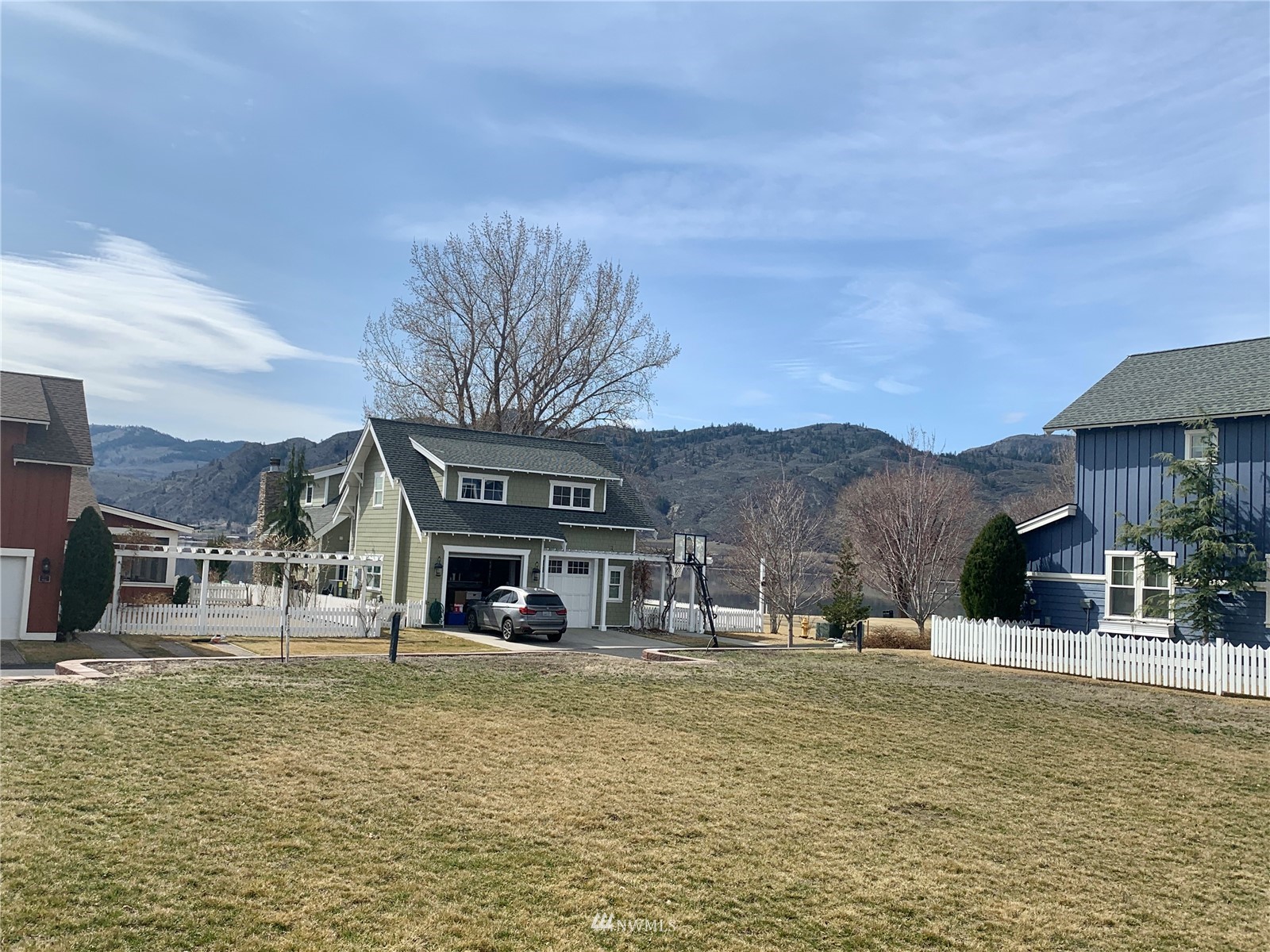 94 Veranda Drive Oroville, WA 98844 - Photo 3 of 11 a front view of a house with a yard