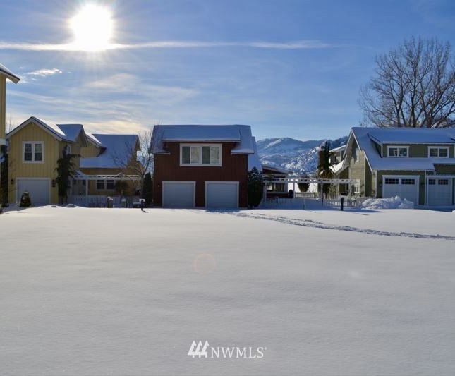 94 Veranda Drive Oroville, WA 98844 - Photo 8 of 11 a view of a building with a road