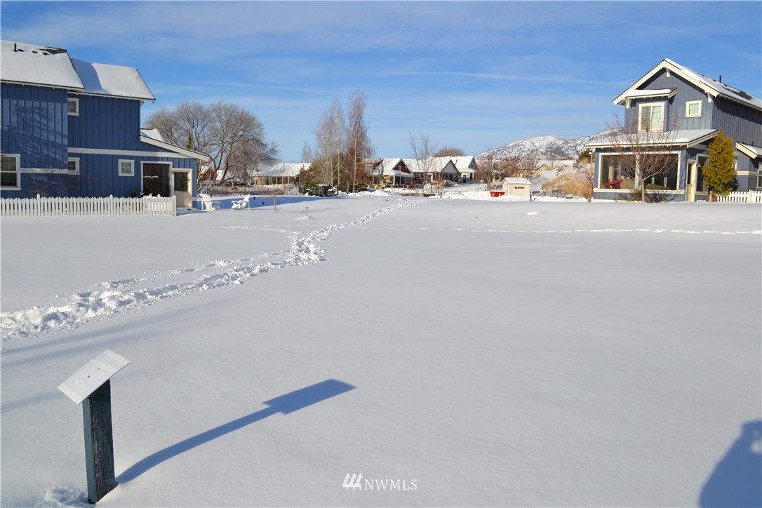 94 Veranda Drive Oroville, WA 98844 - Photo 10 of 11 a view of multiple houses with a street