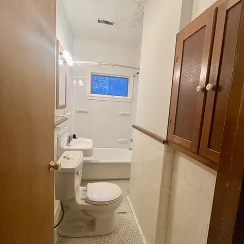 $1,850 | 123 Mayfield Street, Unit 1, Worcester, MA 01602