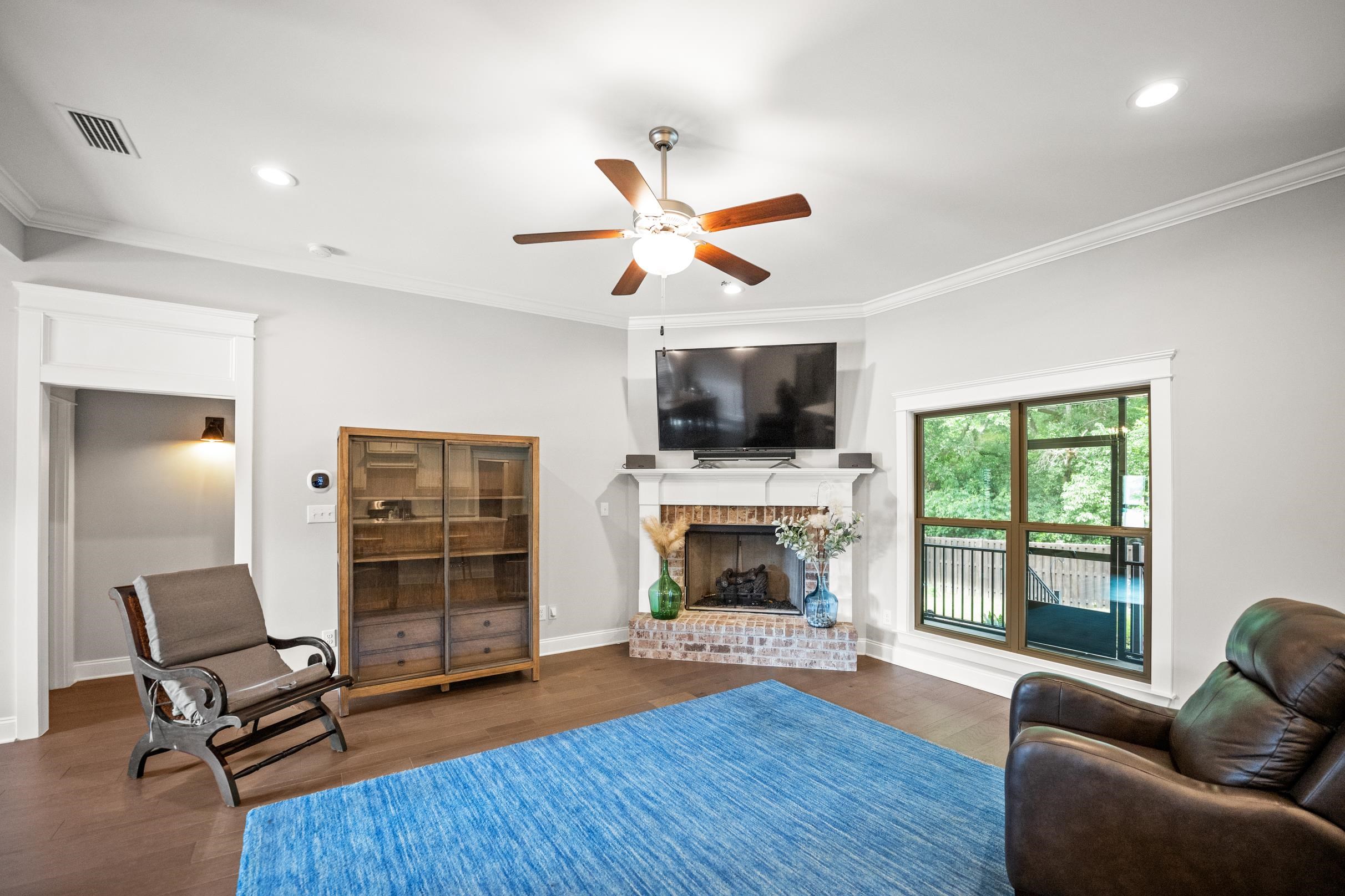 335 Garrison Boulevard Fairhope, AL 36532 - Photo 10 of 53 Living Room