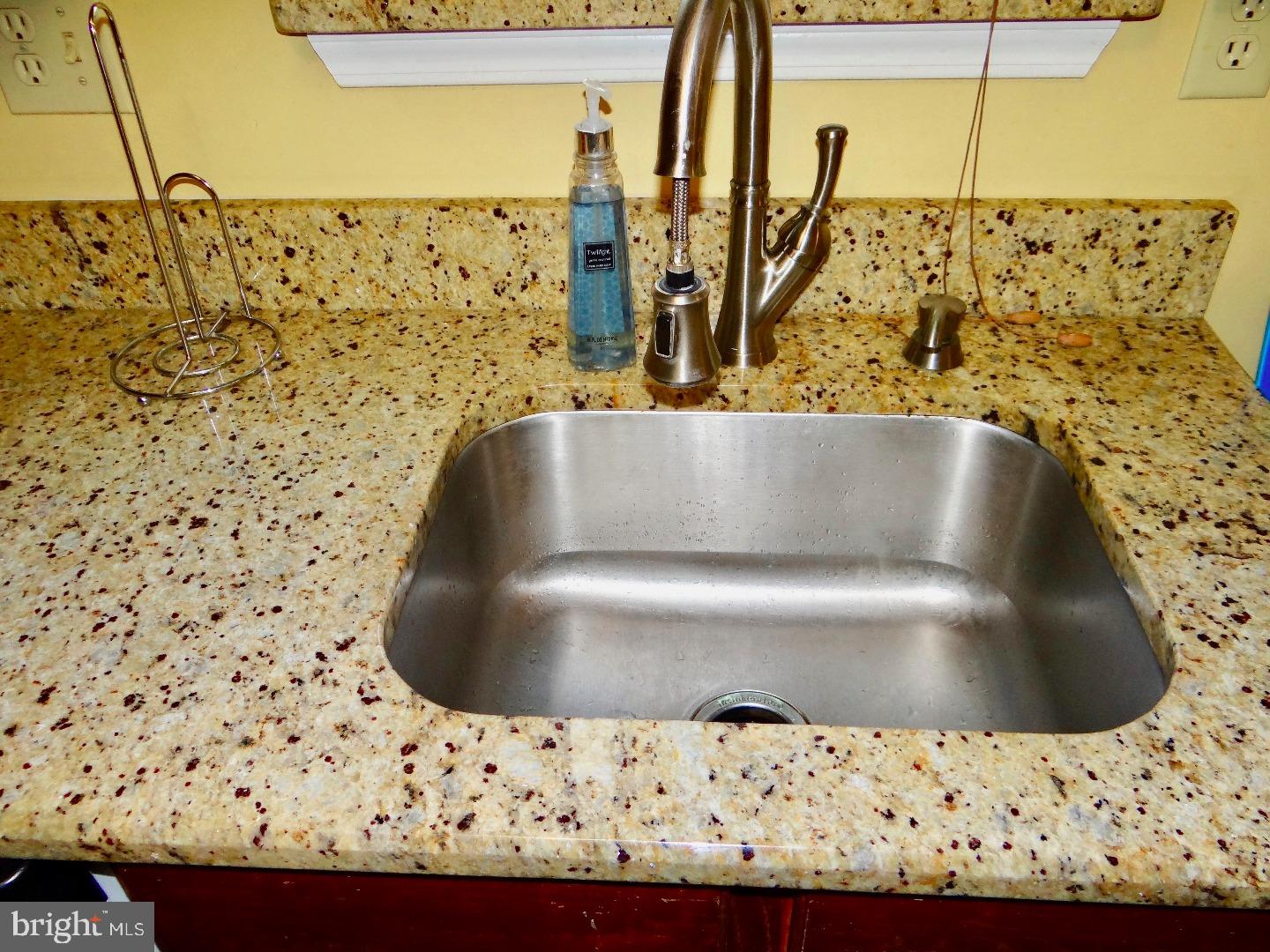741 Rutland Court Sewell, NJ 08080 - Photo 5 of 25 Kitchen